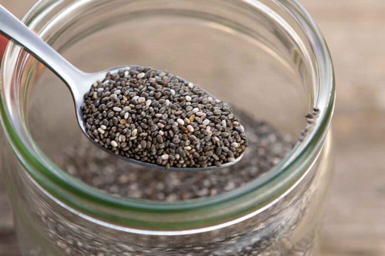 como-preparar-atole-de-chia,-la-exuberante-bebida-natural-que-es-una-bomba-de-fibra-y-omega-3