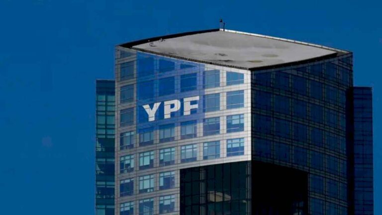 con-el-foco-en-vaca-muerta,-ypf-vuelve-a-recurrir-a-los-mercados-para-financiar-sus-planes