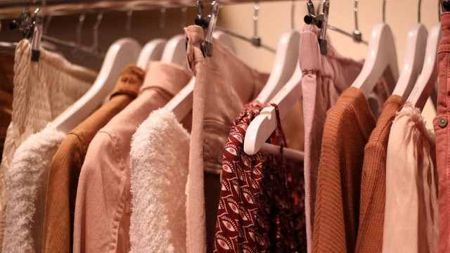 Con los precios en la mira, la venta de indumentaria volvió a caer en septiembre y octubre