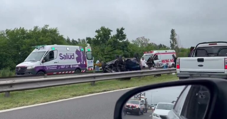 Murió uno de los hinchas de Racing que volcaron en Panamericana cuando regresaban de Paraguay