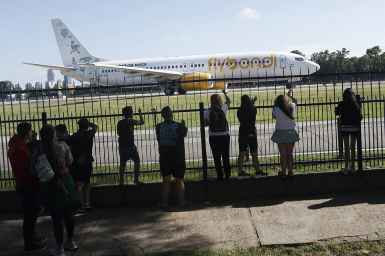 Flybondi: 13 mil pasajeros afectados entre Navidad y Año Nuevo