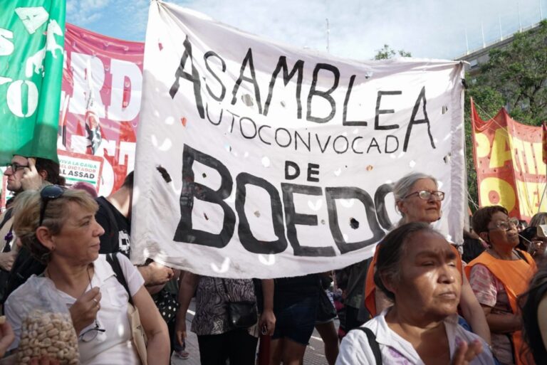 [Fotogalería] A 23 años de la rebelión popular: acto en Plaza de Mayo contra la represión asesina y el plan de Milei