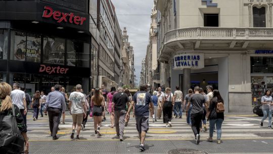 Los argentinos son cada vez más optimistas sobre la economía de Milei