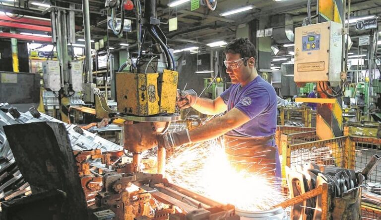 La industria metalúrgica acumuló una caída del 12,1% en 2024