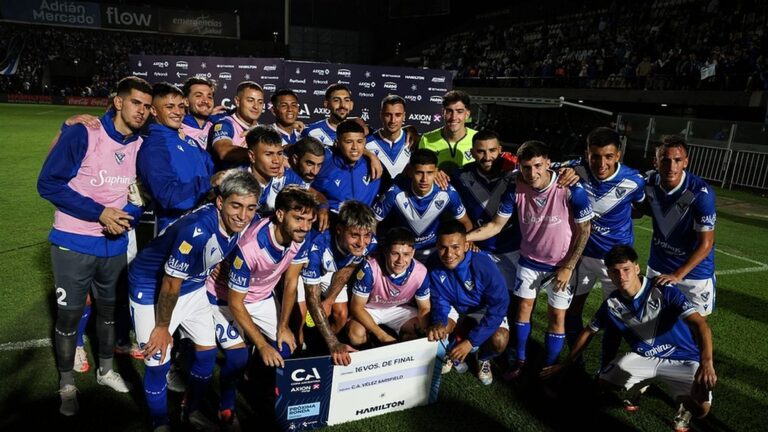 Vélez por fin pudo hacer un gol y encontró paz en la Copa Argentina