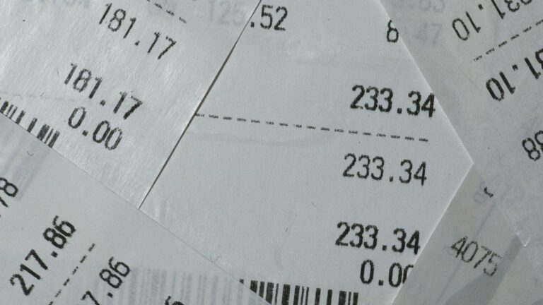 «Súper IVA»: el proyecto impositivo que circula y la respuesta de Luis Caputo