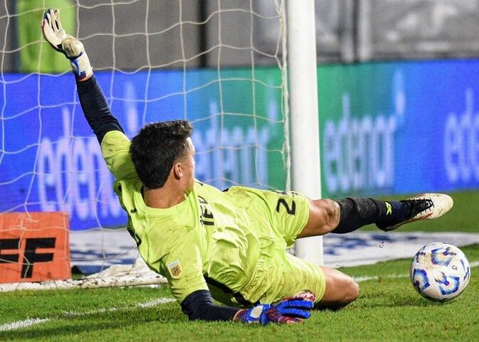 San Lorenzo sufrió en la Copa Argentina ante Sportivo Las Parejas, pero se clasificó por penales