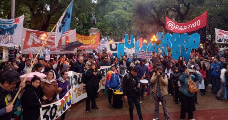 Catamarca. Multitudinaria marcha por el 24 de marzo