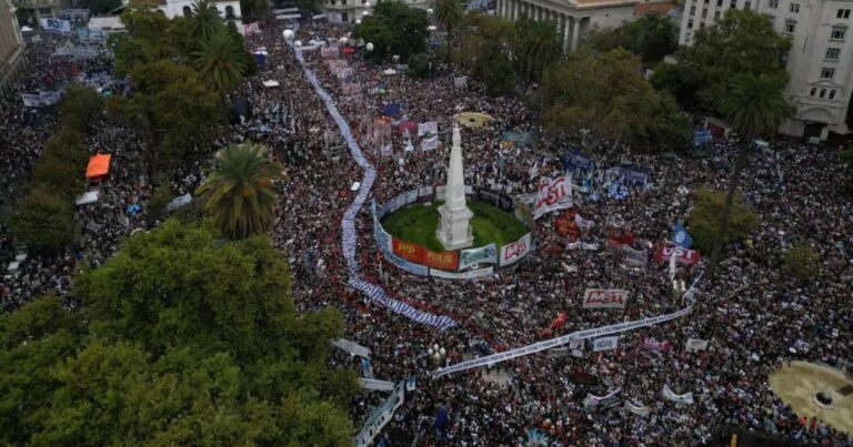 24 de Marzo. Multitud histórica, novedades y debates