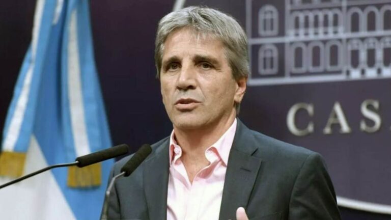 Cuántos miles de millones de dólares recibirá el Gobierno hasta mediados de años