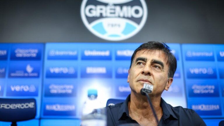 Gustavo Quinteros, de campeón con Vélez a ser despedido de Gremio tras una dura goleada