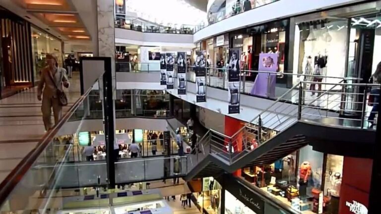 La confianza del consumidor frenó su caída en abril luego de dos meses con bajas