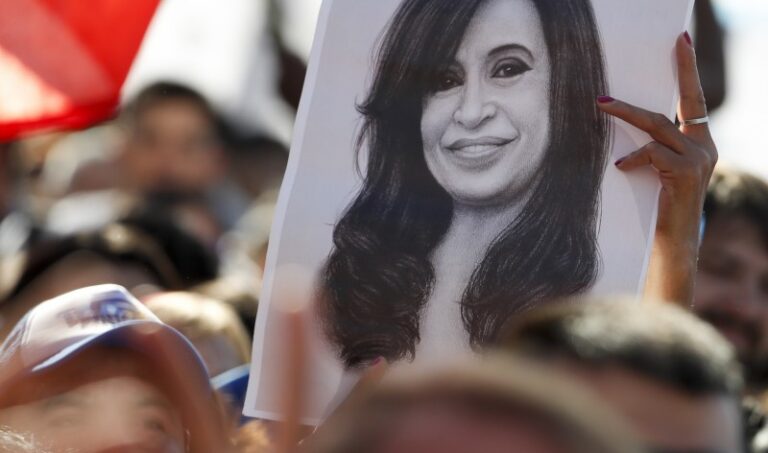 El kirchnerismo planea una gran movilización por Cristina y los gremios hablan de paro nacional