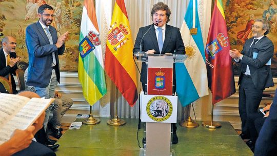 Fin de gira: Milei volvió a pasar por España y regresa a la Argentina