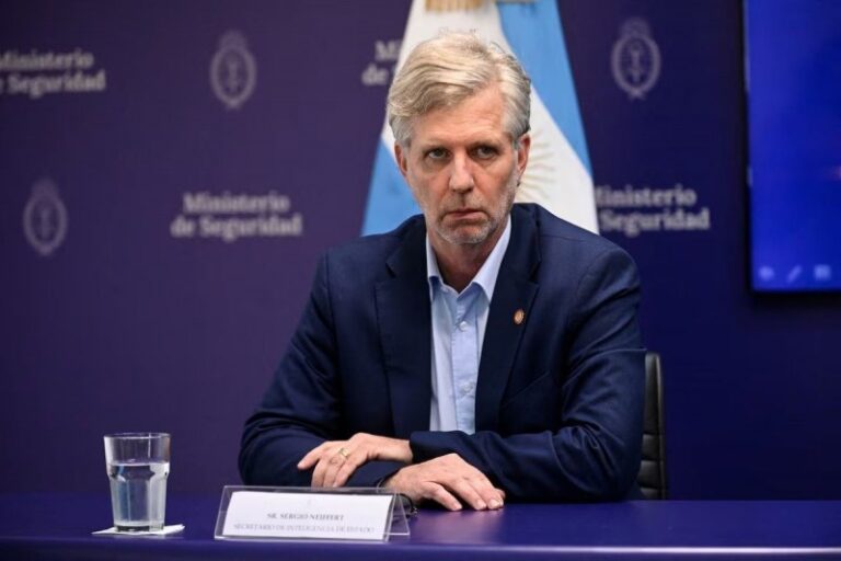 El Congreso pide investigar el contrato de la SIDE con Scatturice