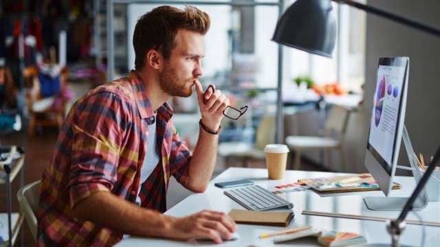 Este es el sueldo mensual que cobra un community manager en Argentina en 2025