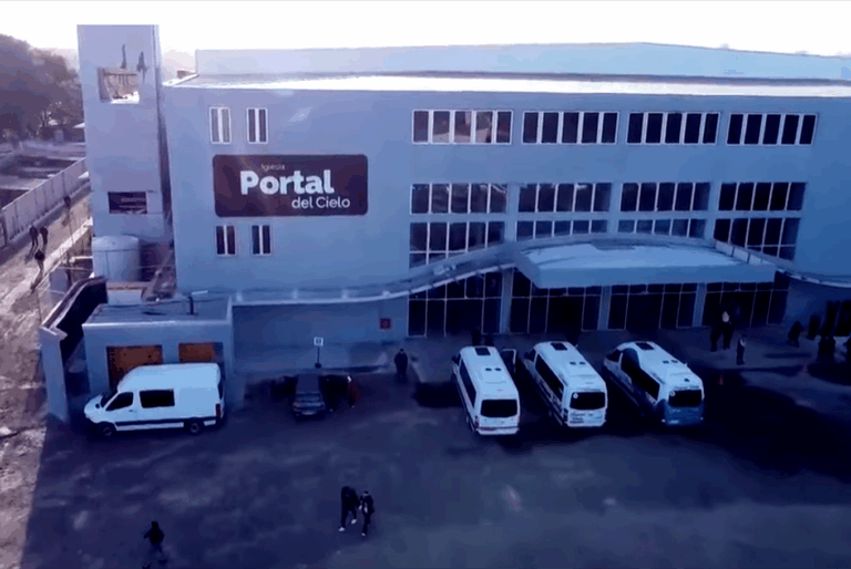 De qué se trata la iglesia Portal del Cielo, que se inauguró en Chaco y que hoy visita Milei