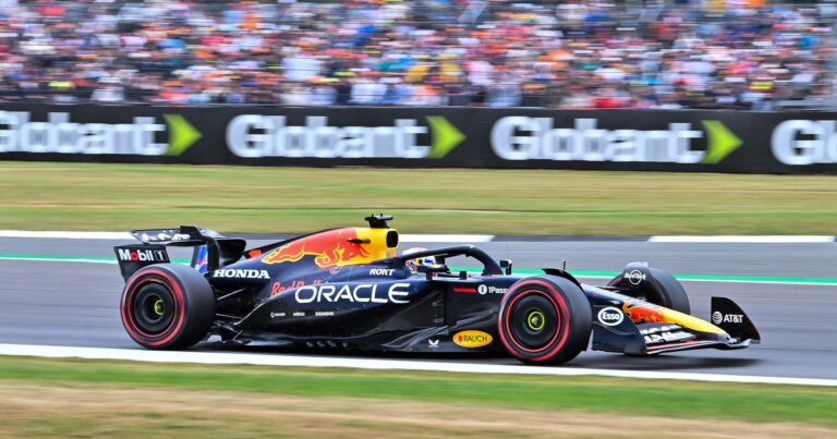 Video: así fue la quirúrgica vuelta de Max Verstappen para lograr la pole en Silverstone