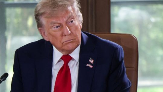 Trump endurece el tono comercial con aranceles de hasta 70%