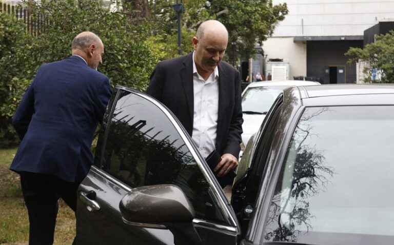 Alarma en el campo: Sturzenegger elimina el organismo que controla el comercio de semillas