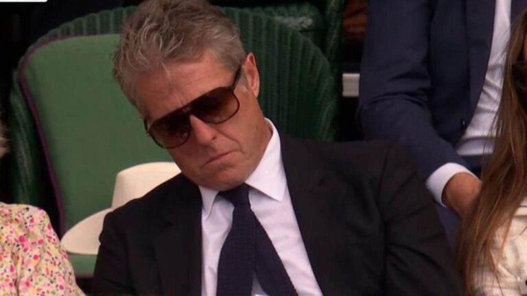 Viral en redes: Hugh Grant se quedó dormido durante un partido de tenis en Wimbledon