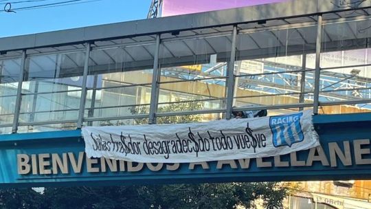 El pasacalles que Racing le dedicó a Maxi Salas tras su presentación en River