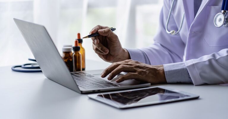 El Gobierno ahora ordenó utilizar la receta médica electrónica para lo único que aún tenía validez la de papel