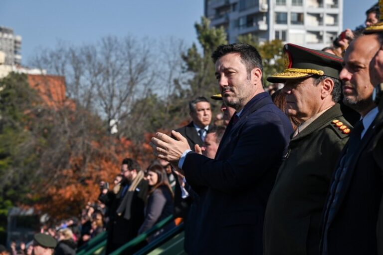 Petri pidió 40 mil millones para mejorar la obra social de los militares pero denuncian que sólo lo usó para pagar deudas