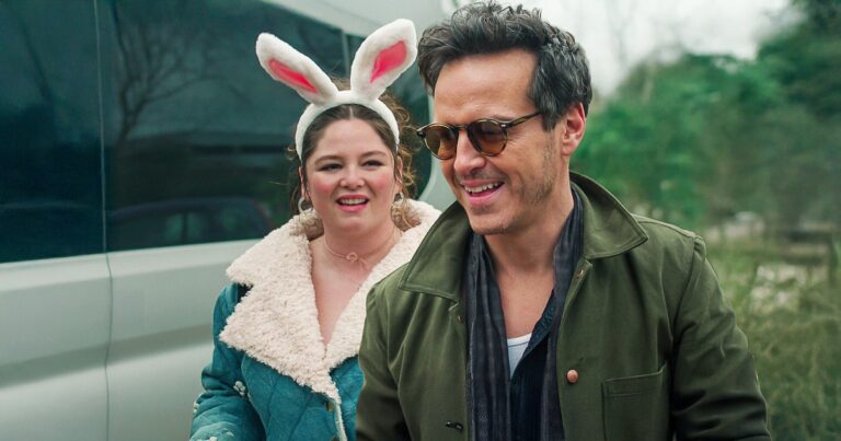 La serie «Demasiado» no es mucho, pero sí suficiente como para entretenerse un rato con las cosas del querer