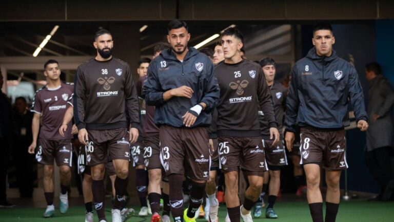 Salió campeón con Platense y lo quiso Racing: el jugador que podría cerrar Boca