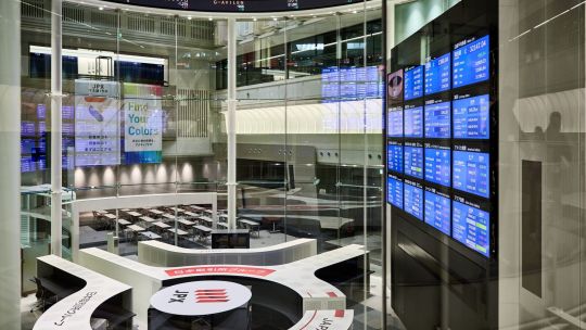 Wall Street sigue al alza tras los sólidos datos de confianza del consumidor en Estados Unidos