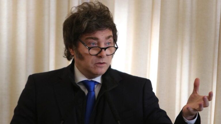 Javier Milei justificó los vetos y reavivó la pelea con el Congreso por el gasto social