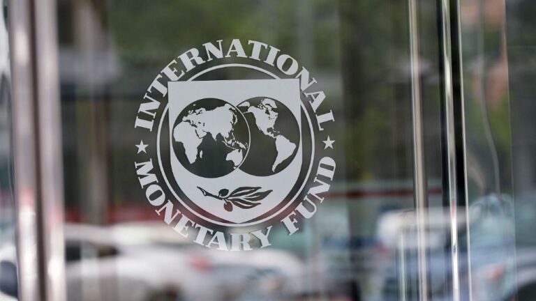 Luis Caputo flexibiliza metas con el FMI: alivio de USD 5.000 millones