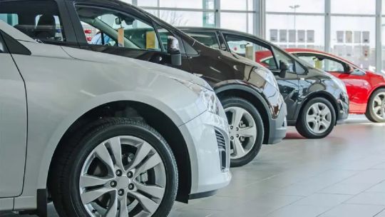 Freno exportador y boom de patentamientos: doble cara del mercado automotor argentino