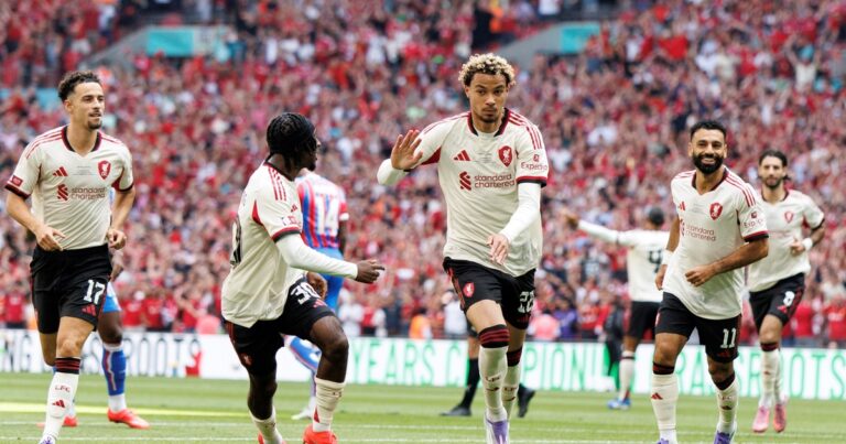 Liverpool se impone ante Crystal Palace y acaricia la Community Shield