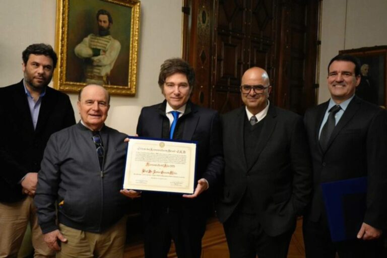 Milei recibió el premio ‘Economista del Año 2025’ de la Orden de Economistas de Brasil