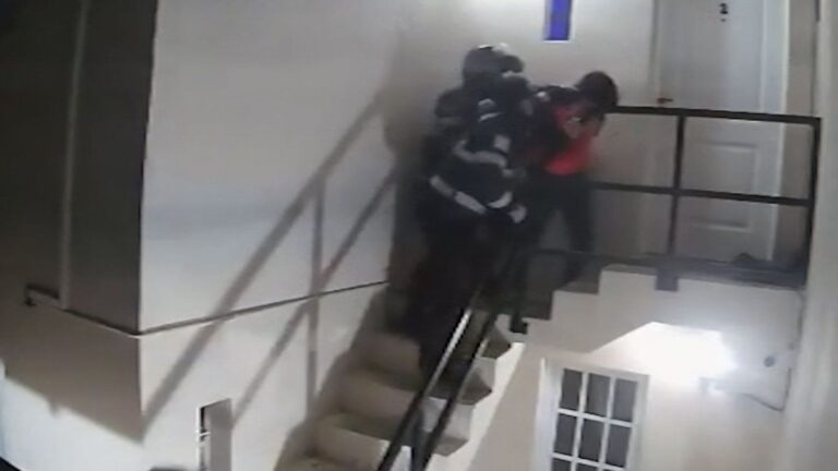 Cuatro policías de Santa Cruz serán sancionados tras golpear a un joven en un control
