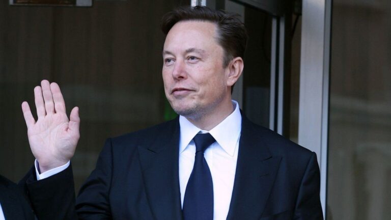 Elon Musk analiza convertir a Starlink en un operador móvil global tras adquirir el espectro de EchoStar
