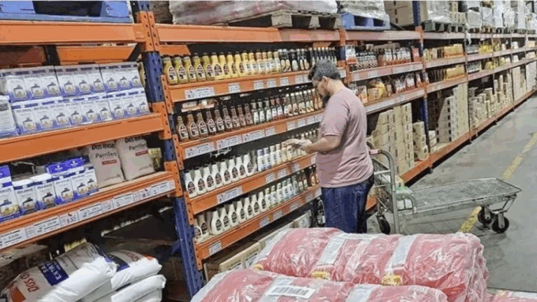 El Gobierno eliminó 71 regulaciones al comercio para «simplificar las relaciones de consumo»
