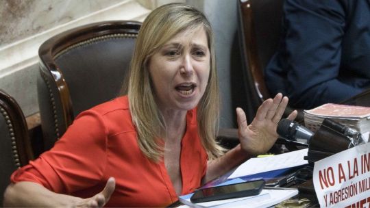 Myriam Bregman acusó al Gobierno de Javier Milei de comprar votos con fondos del Tesoro en el debate del Presupuesto 2026