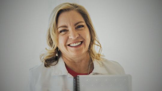 La oscura historia de «La influencer siniestra»: el documental de Netflix sobre una coach de crianza acusada de abuso infantil