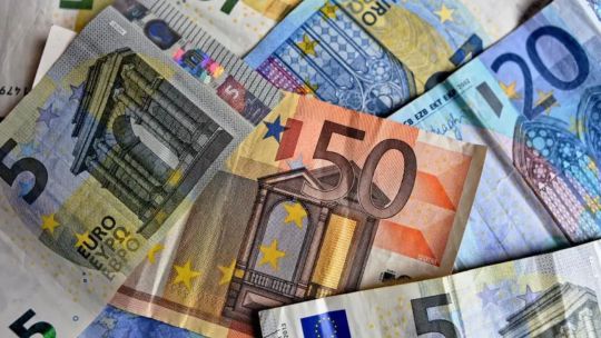 Euro hoy y euro blue hoy, EN VIVO: el minuto a minuto de la cotización de este miércoles 21 de enero de 2026