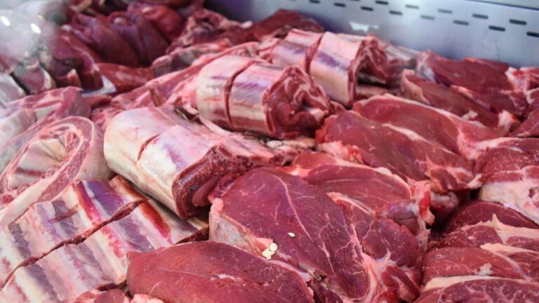 «Compré 15 kilos de carne y gasté 70 lucas»: un tuitero quiso defender a Javier Milei y terminó en meme