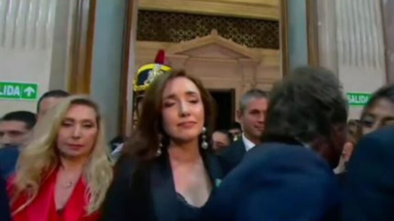 Insólito: el empujón de Victoria Villarruel a Karina Milei en el Congreso