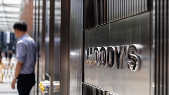 Moodys mejora la calificación de Bolivia tras asegurar pagos de deuda