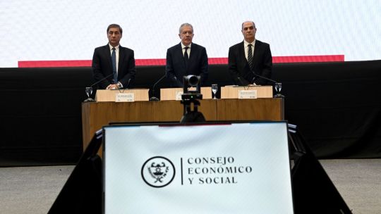 Suárez critica al Gobierno nacional y lanza Consejo Económico
