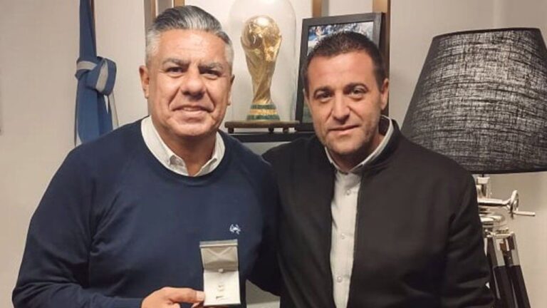 Claudio Tapia, presidente de la AFA, en una conferencia de prensa.
