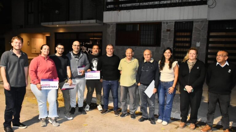 Intendente Diego Costarelli en la puesta en funcionamiento del nuevo punto del Sistema de Alerta Comunitaria en Godoy Cruz