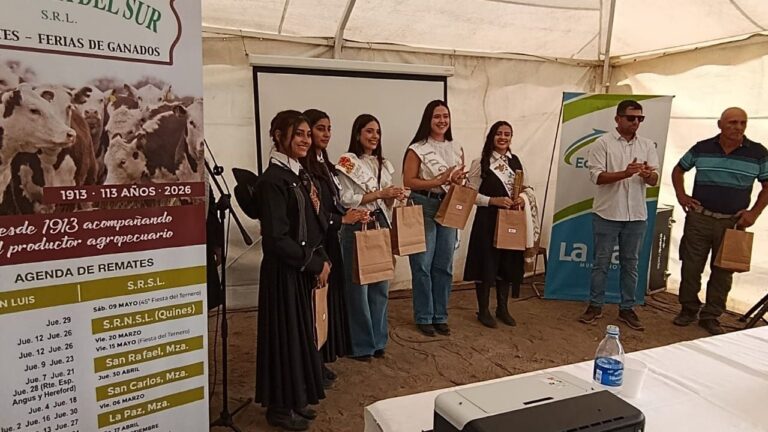 Participantes y autoridades en la Jornada Ganadera 2026 realizada en el predio municipal de La Paz, Mendoza.