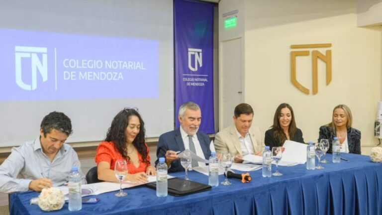 Pantalla de la plataforma Mendoza Inteligencia Territorial mostrando mapas y datos del observatorio inmobiliario